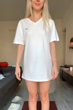 amateur blonde girl with skinny body